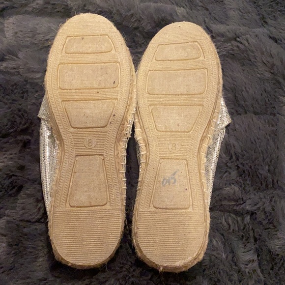 🔴Women’s Express Size 8 Sparkle Flats 💫 - Picture 4 of 5